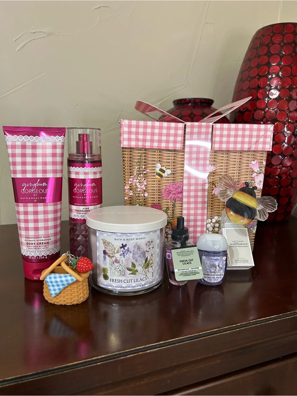 Bath & Body Works 7 Piece Picnic Gift Set - Gingham Gorgeous and Fresh Cut Lilac